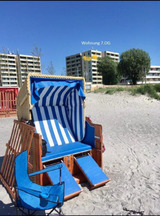 Ferienwohnung in Großenbrode - Lauer - eigener Strandkorb-im Hintergrund oben die Fewo