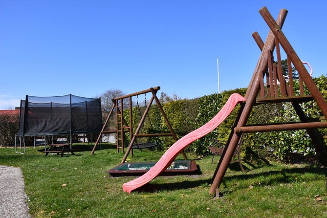 Ferienwohnung in Fehmarn OT Gammendorf - Ferienhof Hopp - Spaß mit Schaukel, Rutsche, Sandkasten,Trampolin