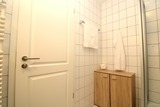 Ferienwohnung in K&uuml;hlungsborn - Appartementanlage Ostseeblick Fewo R&uuml;gen 12 - Badezimmer mit Stauraum