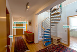 Ferienwohnung in Bastorf - Haus Mare - Flur mit Treppe ins Dachgeschoß