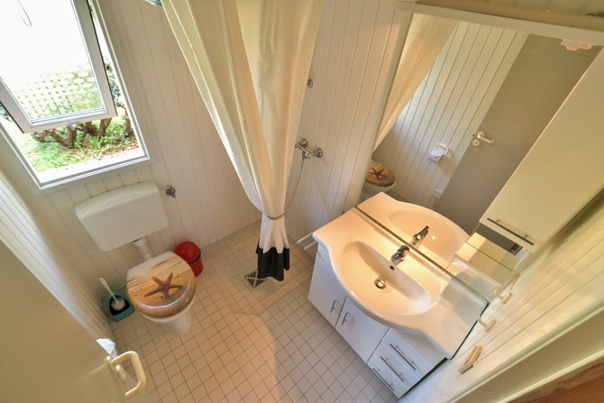 Ferienhaus in Pelzerhaken - Am Waldrand Haus B - WC mit Dusche