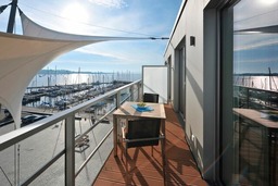 Apartment 34 "OstseeZeit", Blickrichtung Binnenhafen Nord/Offenes Meer