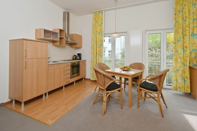 Ferienwohnung in Sellin - Ferienwohnung 3 in Sellin auf R&uuml;gen Villa Celia WLAN und Sauna 200 m vom Strand entfernt - Bild 4