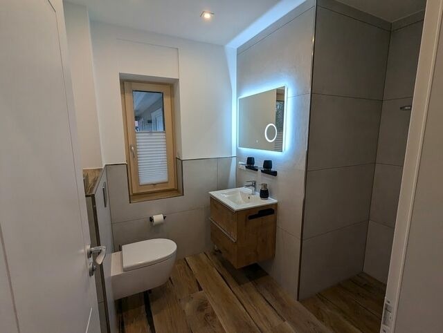 Ferienwohnung in Ummanz - 4* Landhaus L&uuml;&szlig;vitz Ferienwohnung - Wallbox - Bild 13