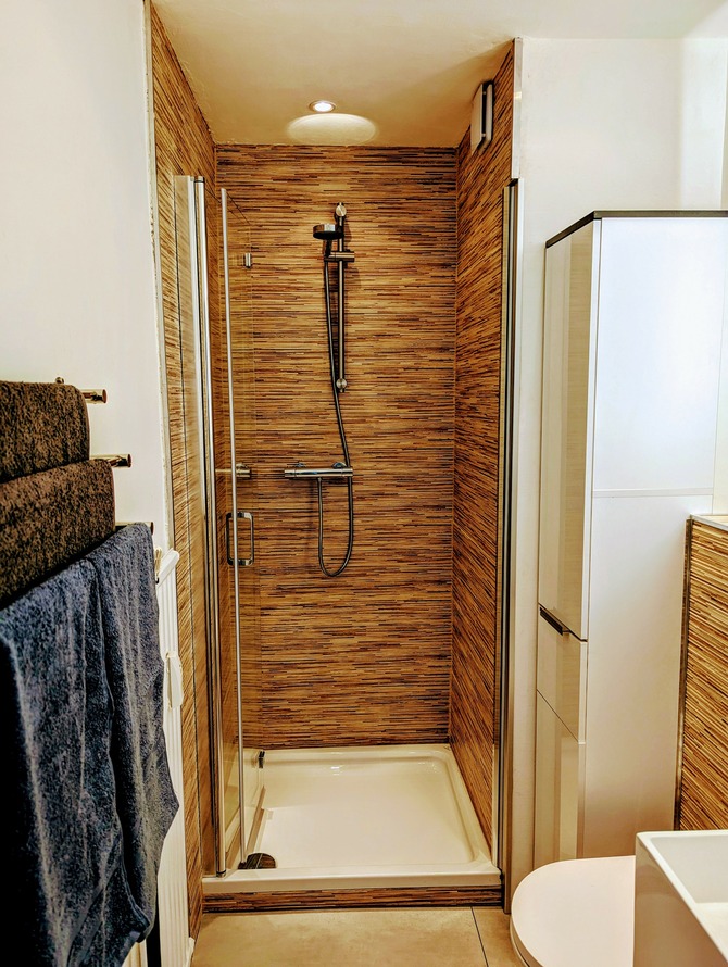 Ferienwohnung in Scharbeutz - Ostseeurlaub-Scharbeutz - Badezimmer Dusche 90x75 cm