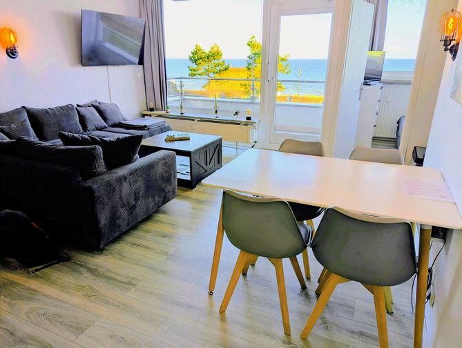 Ferienwohnung in Scharbeutz - Ostseeurlaub-Scharbeutz - Wohnzimmer und Essbereich