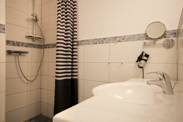 Ferienwohnung in G&ouml;hren - Villa Karina, Whg. 13 - Bild 11
